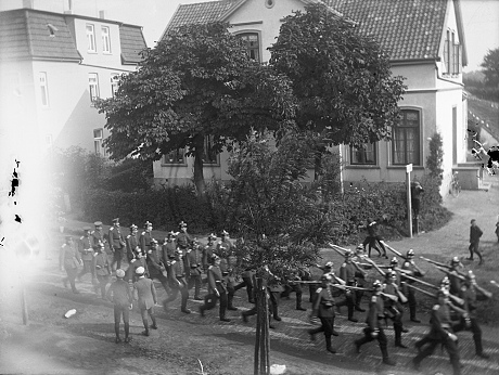Marschierende Soldaten, 1. Weltkrieg